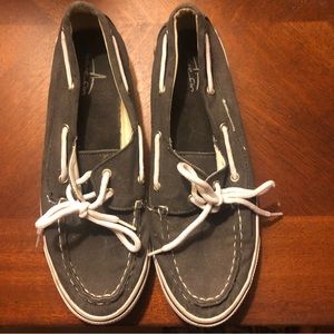 BLUE FIN “Scuttle”Women’s Boat Shoes Size 7 Charcoal Tone Canvas Tie Laces